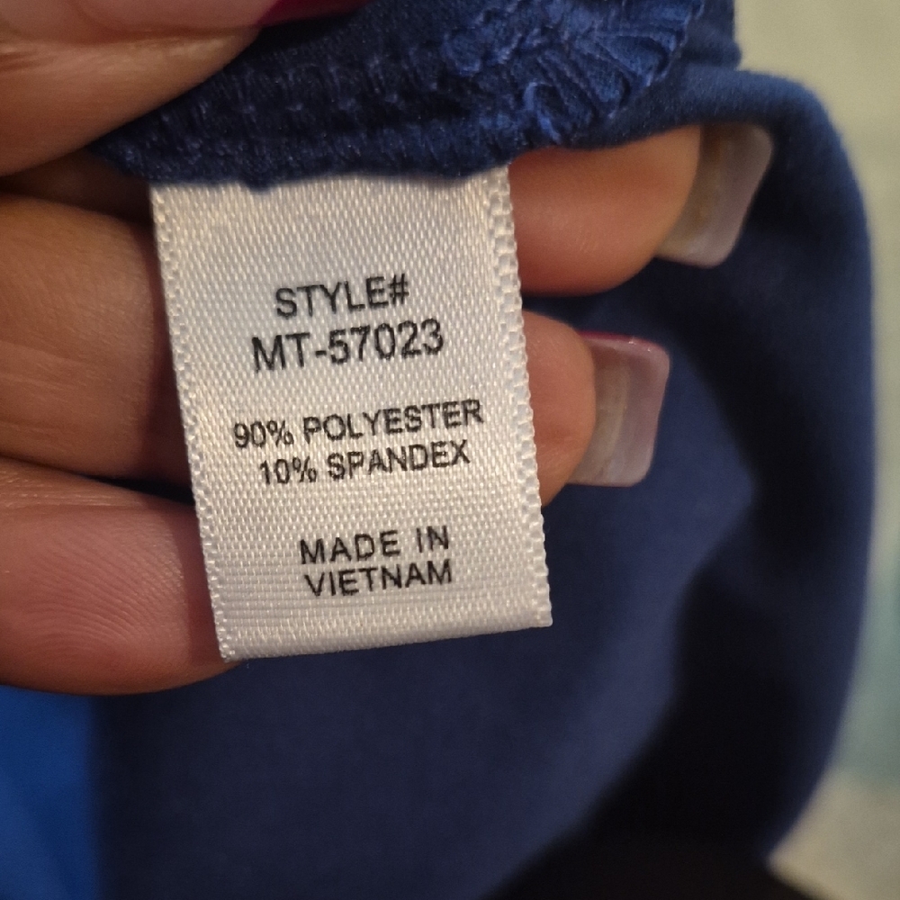 Casual Navy V-Neck 2 pc. Outfit. - Picture 4 of 5